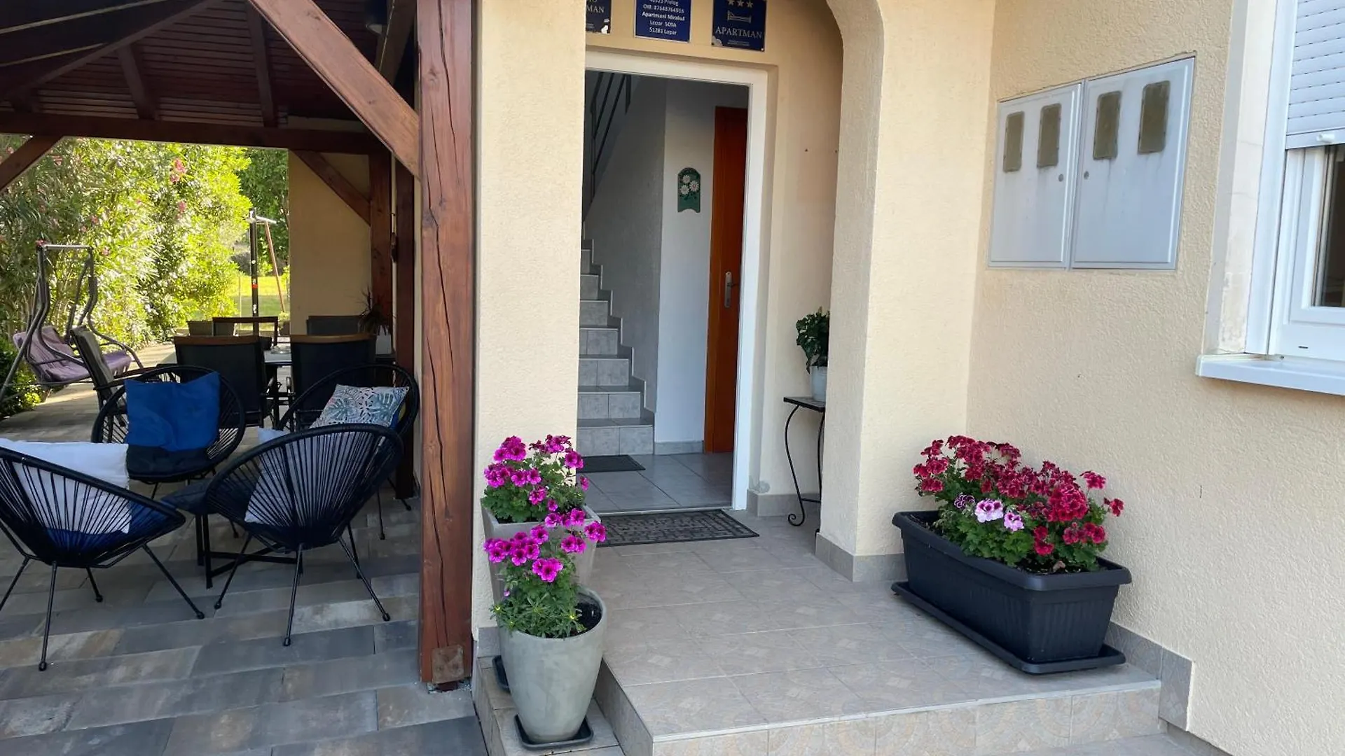 Apartments Mirakul Lopar 0*,  Croazia