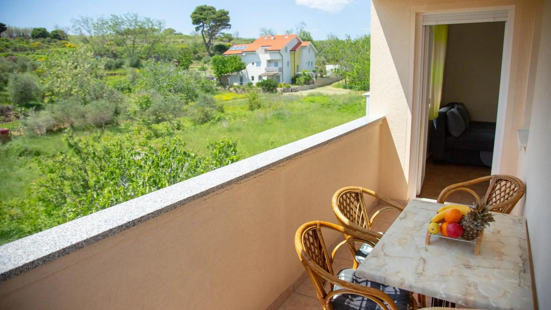 Apartments Mirakul Lopar