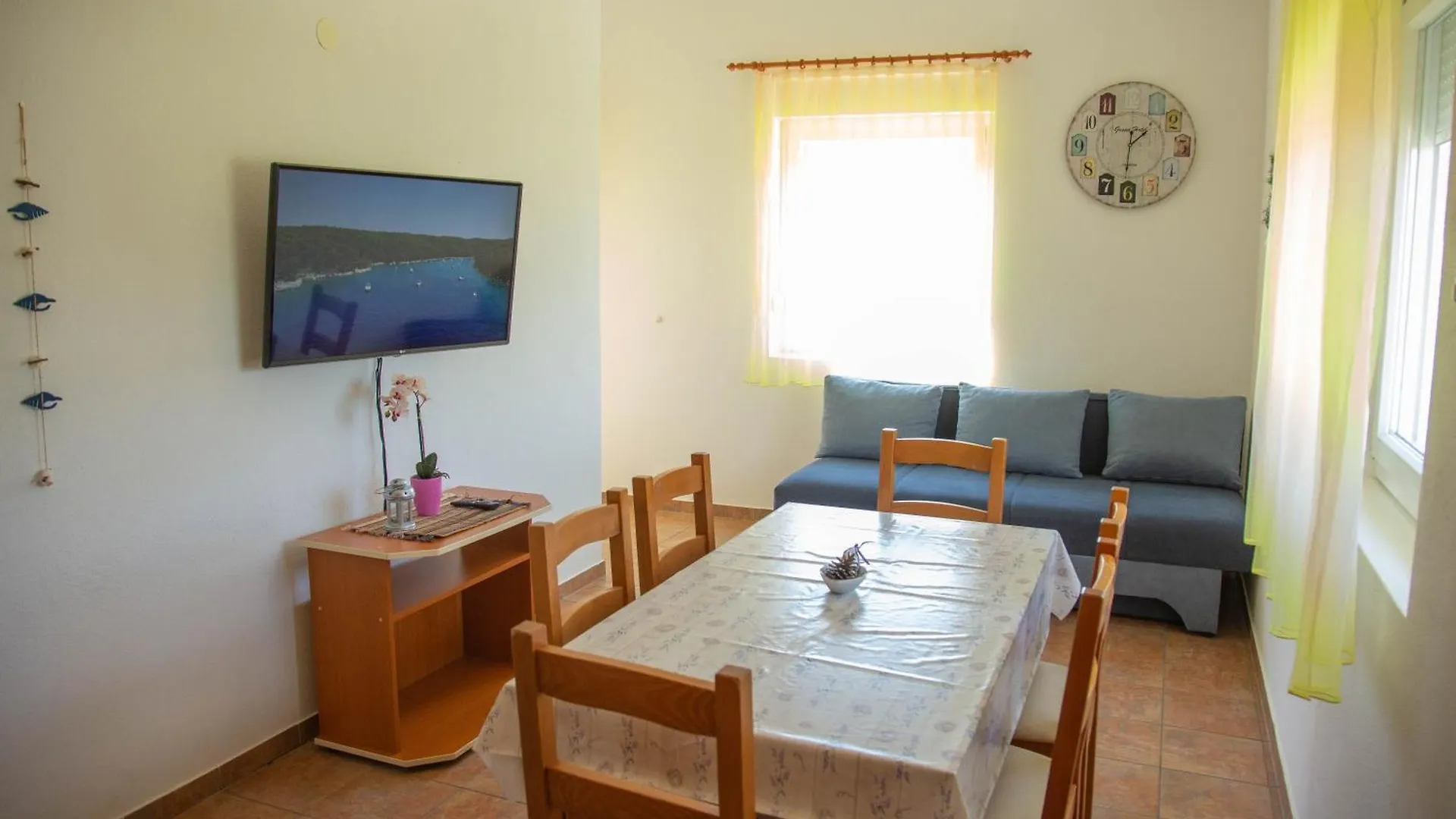 Apartments Mirakul Lopar 0*,
