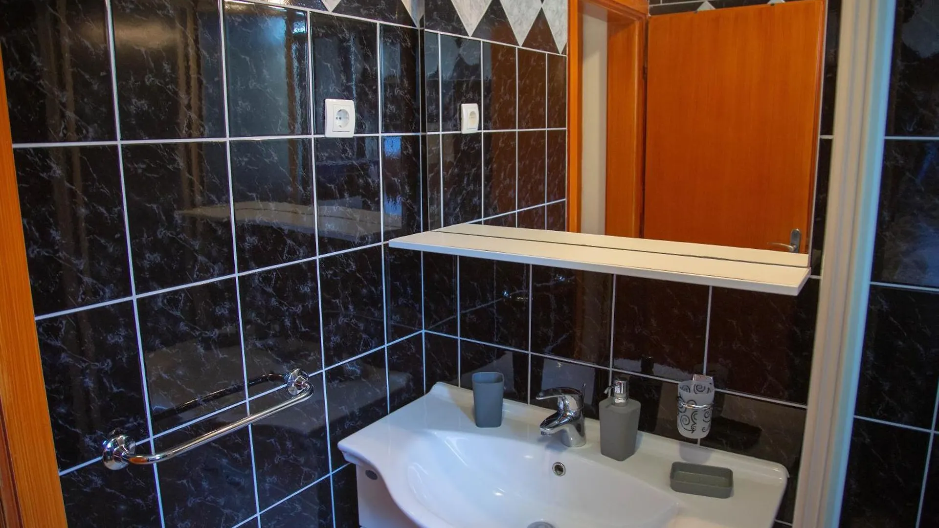 Apartments Mirakul Lopar