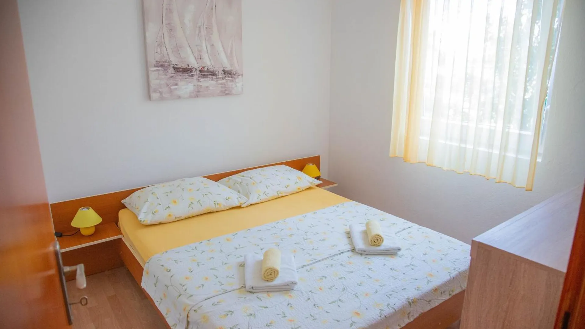 Apartments Mirakul Lopar 0*,  Croazia
