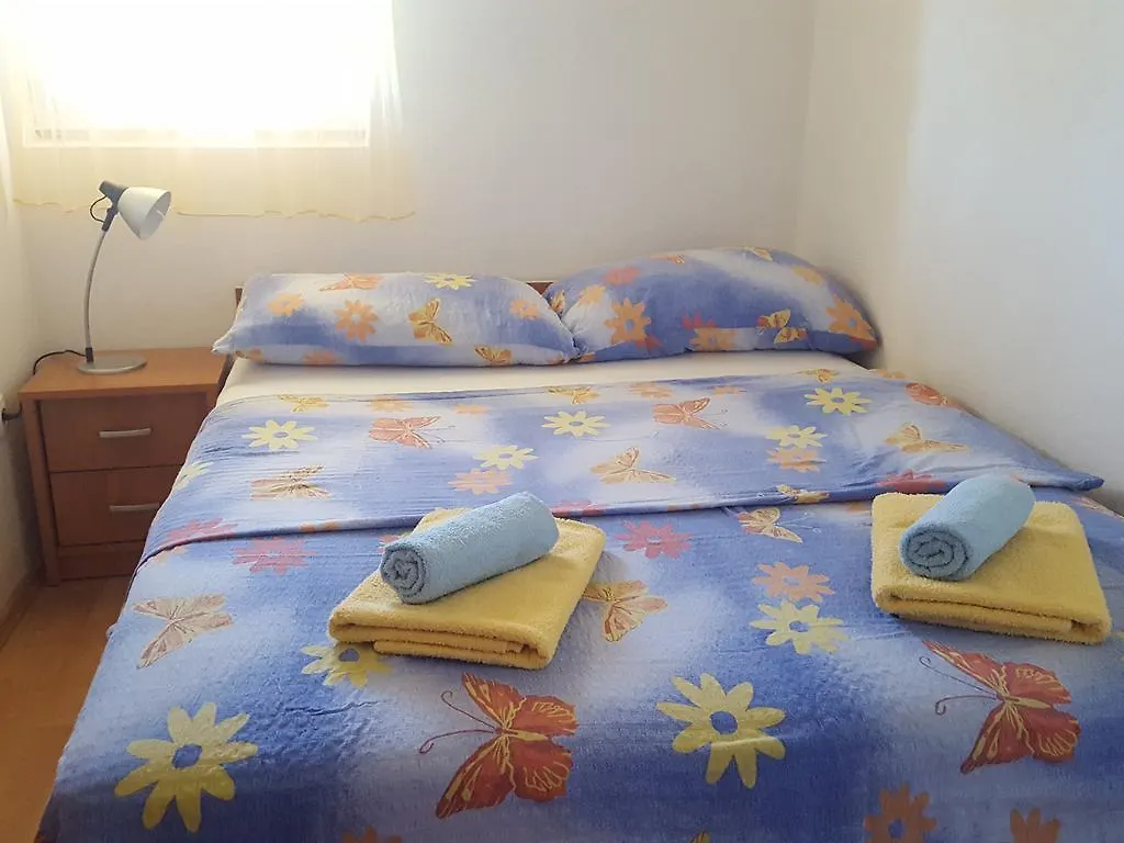 Apartments Mirakul Lopar