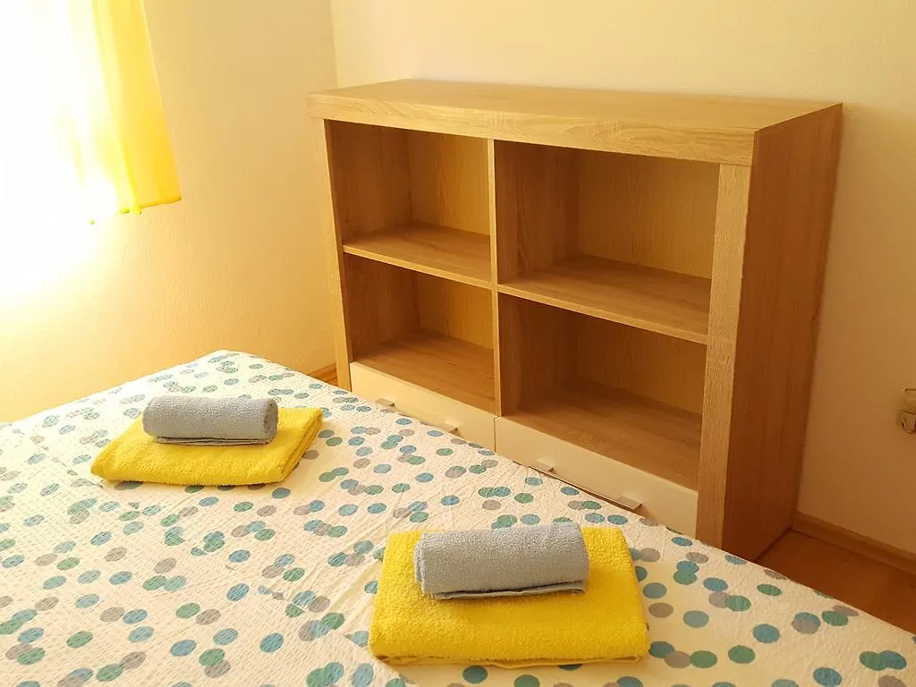 Apartments Mirakul Lopar