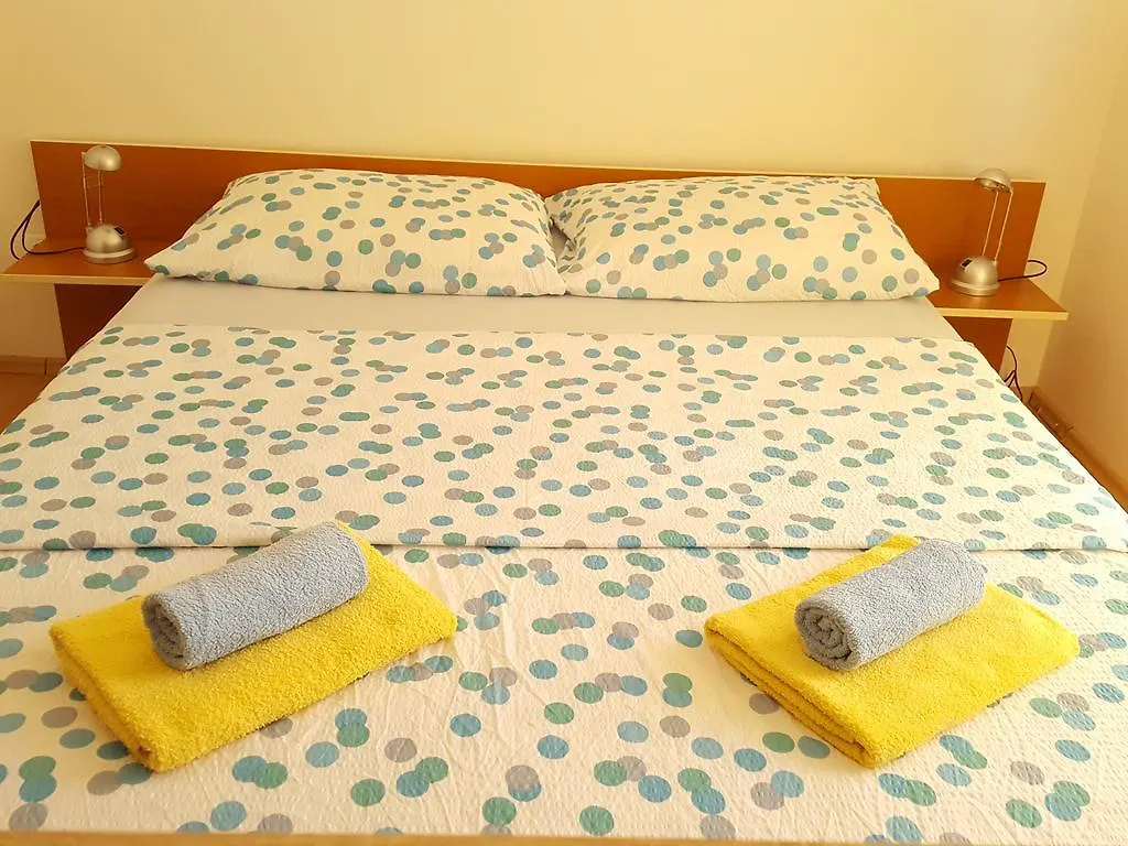 Apartments Mirakul Lopar